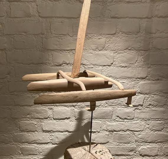 Sculpture contemporaine d'étrave en bois